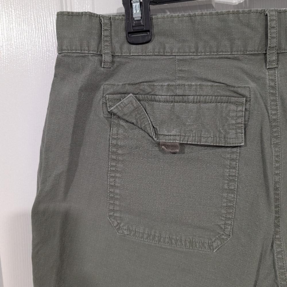 Eddie Bauer Medium Green Sage Ripstop Casual Shorts in Size 14 - Picture 7 of 12